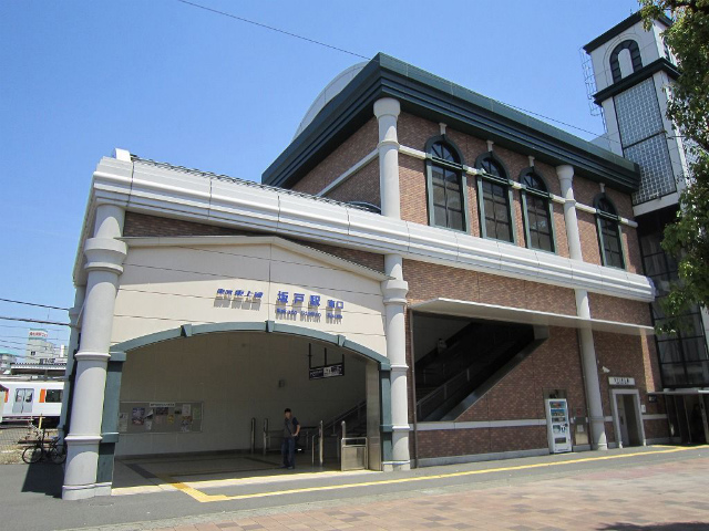 坂戸駅舎