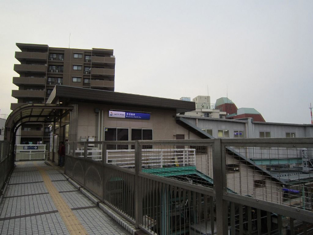 平沼橋駅舎