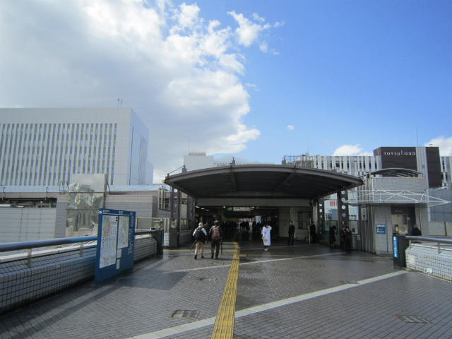 戸塚駅舎