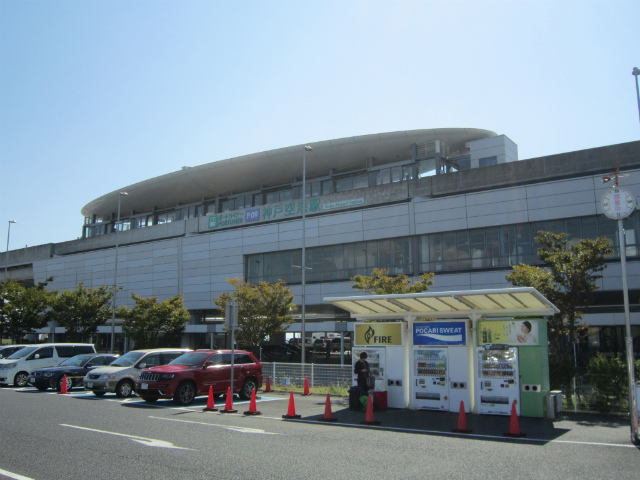神戸空港駅舎