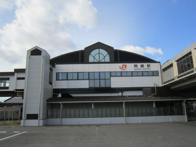 岡崎駅舎